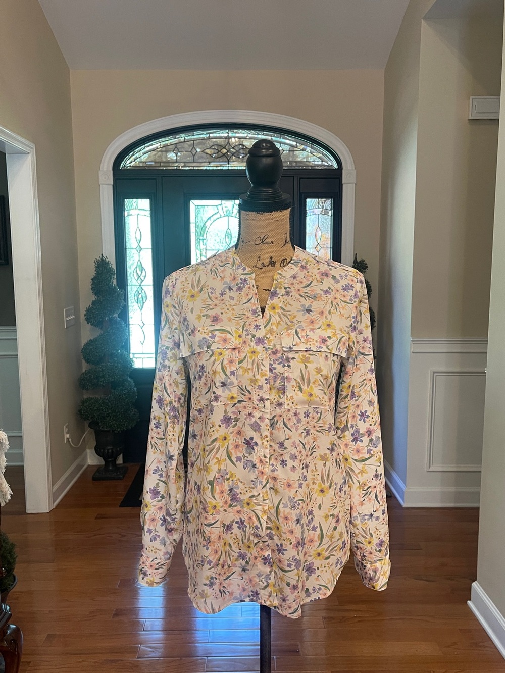 Calvin Klein Women's Floral Pastel Long sleeve Button Down Blouse Top Size XS